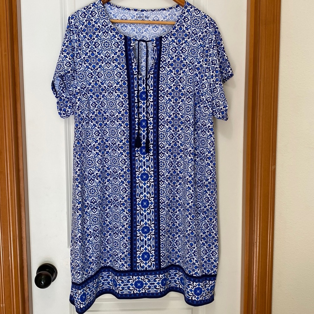 Woman’s Land’s End, swim Coverup, size 2X, Blue & White.
